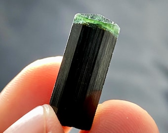 Cristallo di tormalina verde naturale da 12 carati proveniente dal Pakistan, Staknala - Esemplare di pietra preziosa autentica per la guarigione