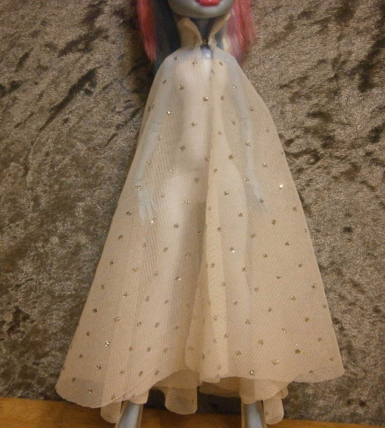 White with glitter dot cape for fashion dolls