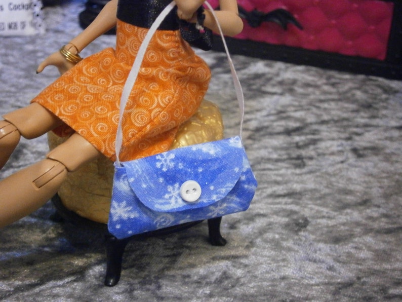 Let it snow purse for 10 to 12 inch fashion dolls