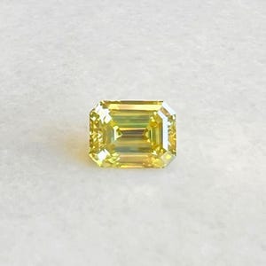 Loose Yellow Moissanite Emerald cut Certified D VVS Moissanite Wholesale GRA Moissanite Diamond