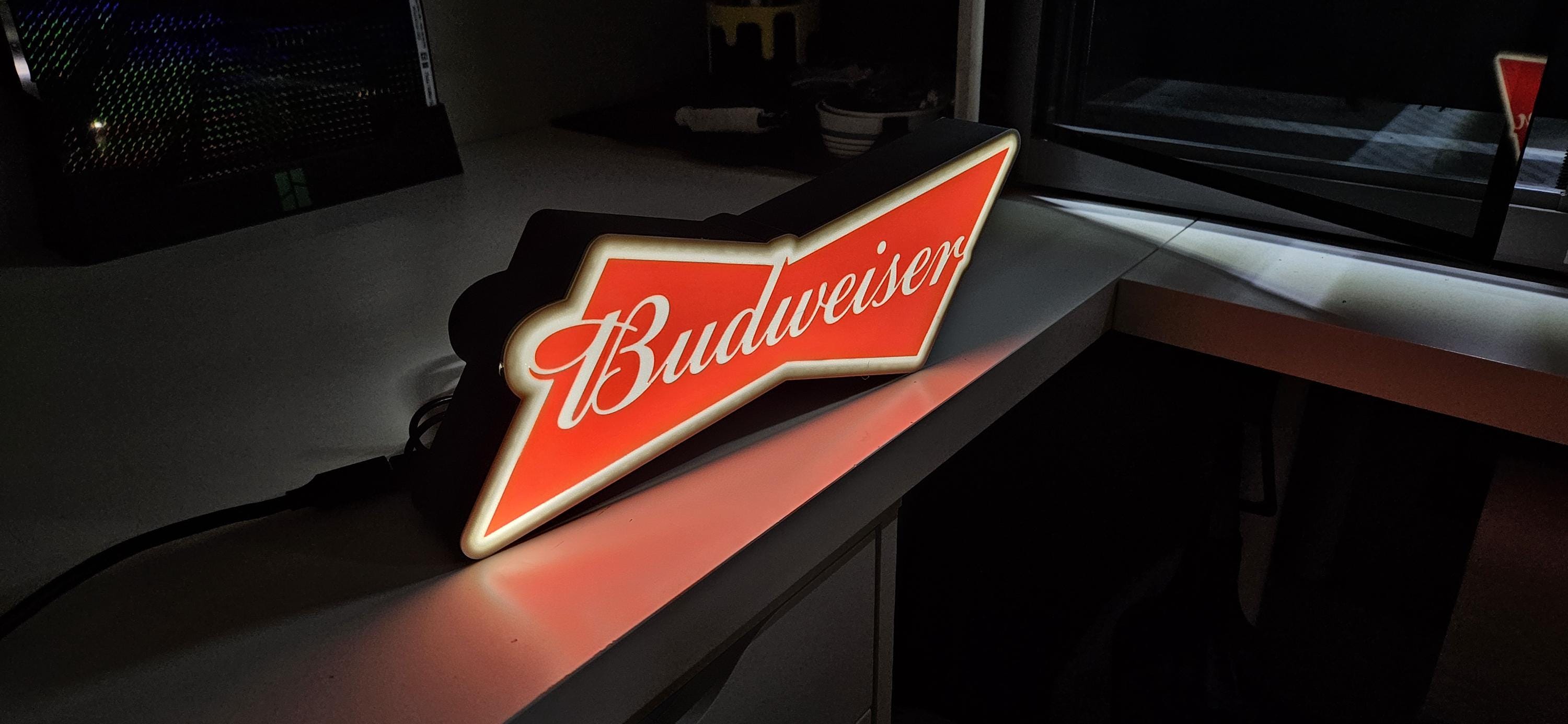 Budweiser ライト サイン バドワイザー 壁掛け照明 PUB ビンテージ s-l400.jpg