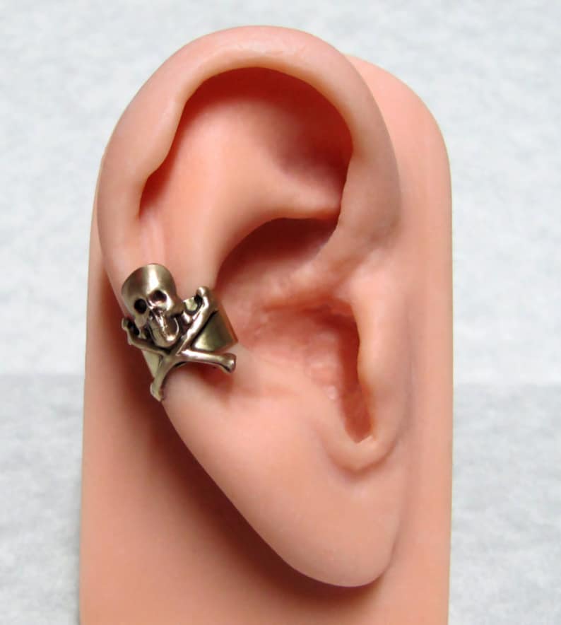 Steampunk Skull Ear cuff image 1