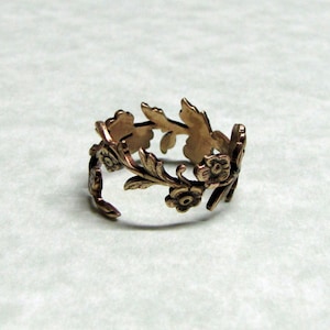 Forest Leaf Spray Ring band