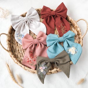 Floral Embroidered Hair Bow Clip, Hair Bow Tie for Girls, Handmade Hair Bow, Fabric Hair Bow, Linen Hair Accessories Gift, Women Hair Bow.