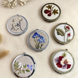 Embroidered Floral Linen Compact Mirror: Handmade Vintage Accessory
