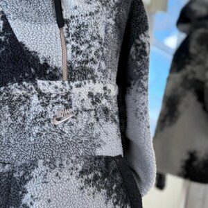 Nike Center Logo Sherpa Fleece Anorak Hoodie Pullover Jacke Unisex M Oversized Streetwear Winter gemütlich Half Zip Vintage Style Bild 6