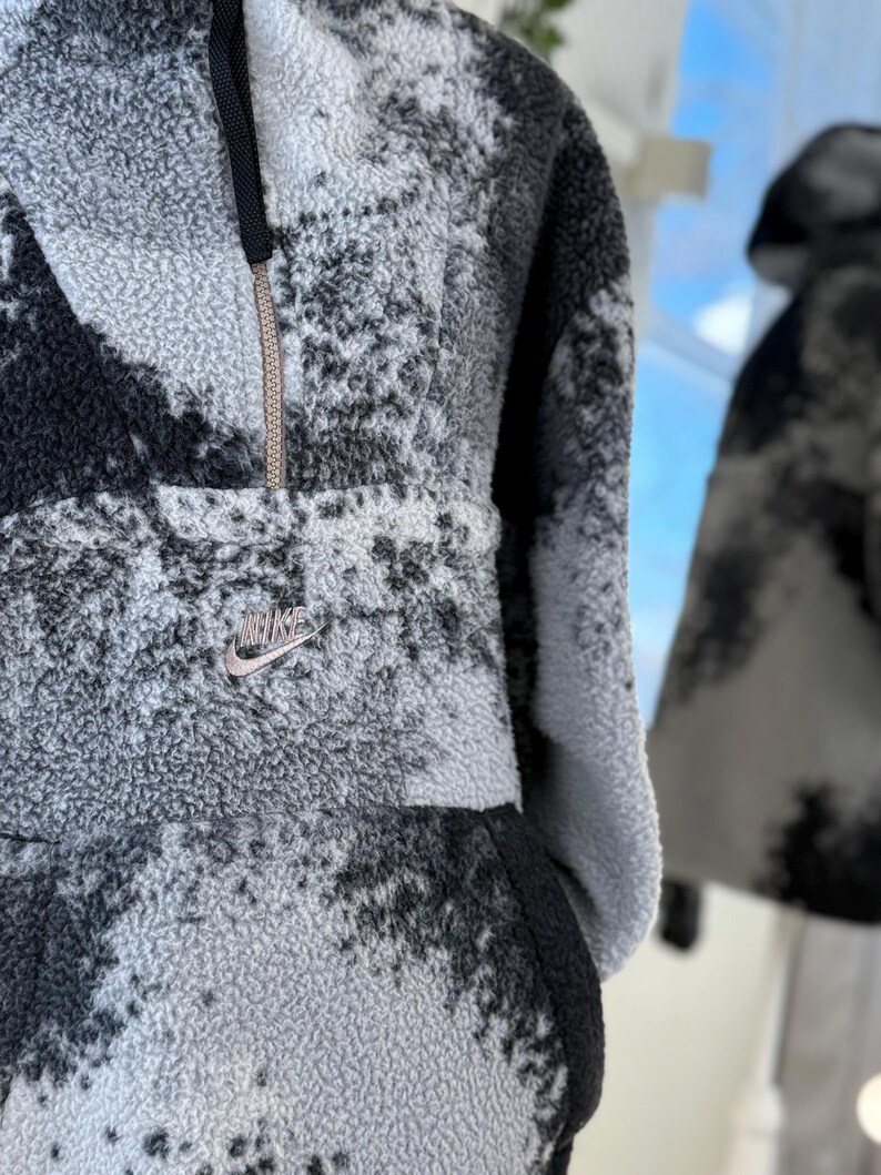 Nike Center Logo Sherpa Fleece Anorak Hoodie Pullover Jacke Unisex M Oversized Streetwear Winter gemütlich Half Zip Vintage Style Bild 6