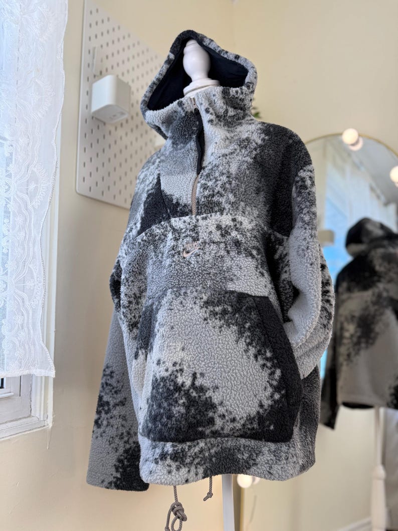 Nike Center Logo Sherpa Fleece Anorak Hoodie Pullover Jacke Unisex M Oversized Streetwear Winter gemütlich Half Zip Vintage Style Bild 11