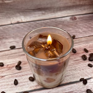 美しいアイスコーヒーラテの香りのキャンドル｜オーガニックココナッツソイワックスとジェルアイスキューブ｜リアルなドリンクキャンドル｜コールドブリュー愛好家