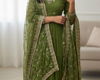 Abito Anarkali ricamato verde con Dupatta, abito da sposa indiano