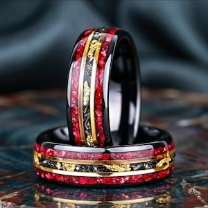 Anello in tungsteno nero da 8 mm, fede nuziale con meteorite di granato rosso, anello con intarsio in lamina d'oro, anello da uomo bicolore, regalo di anniversario unico per lui