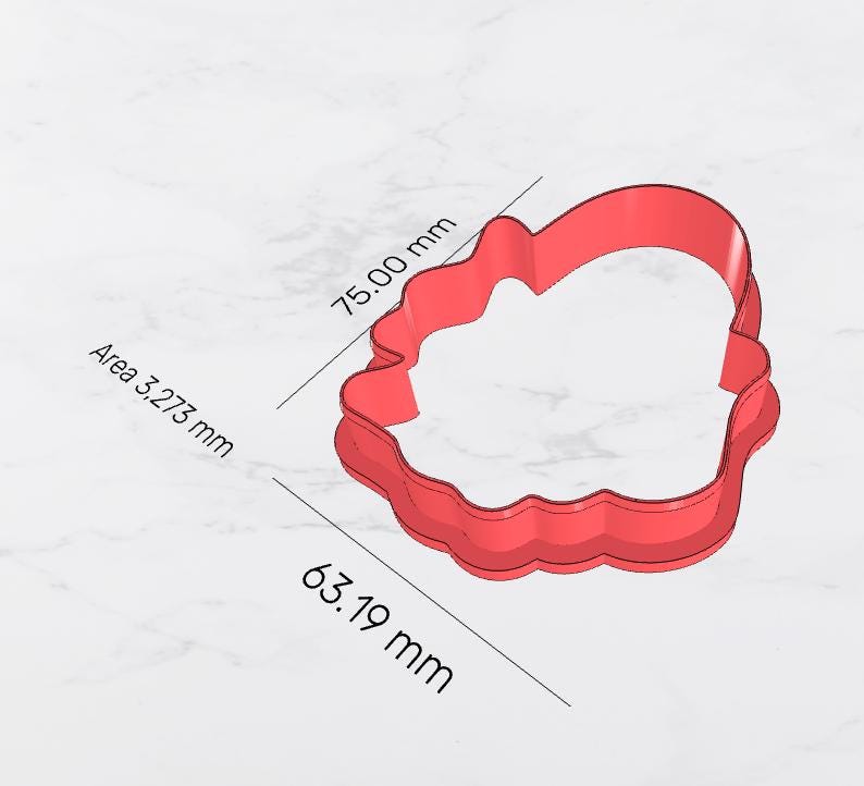Puede incluir: Un cortador de galletas rojo con forma floral, con dimensiones de 7,5 cm por 6,32 cm. El &aacute;rea es de 3.273 mm. El cortador est&aacute; hecho de un material s&oacute;lido y est&aacute; dise&ntilde;ado para hornear.