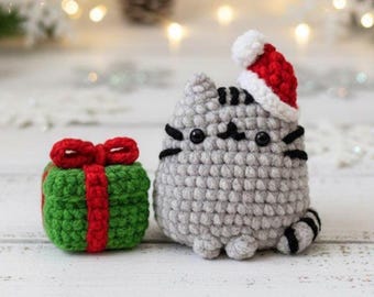 Chat de Noël avec boîte cadeau - Modèle PDF au crochet - Tutoriel amigurumi chat de Noël mignon - Comment crocheter une décoration de Noël en forme de chat