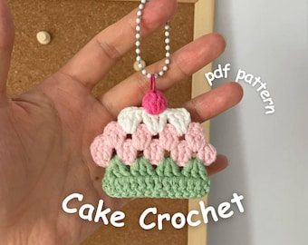 Kuchen häkeln, Geburtstagskuchen Häkelmuster, Häkelanleitung Anfänger, Schlüsselanhänger Häkeln, Dessert Häkelmuster, Einfaches Häkeln