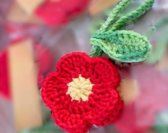 Crochet Pattern Amigurumi Flower, Handmade Daisy Charm, Crochet Red Flower Keychain, Crochet Flower Bag Accessory