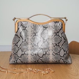 Embossed Snake Skin Leather Oversize Clutch – Retro Kiss Lock Crossbody Bag