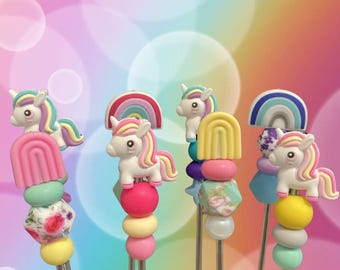 Par de palitos de coser amigurumi de unicornio arcoíris de 8 pulgadas: ayudas para tejer peluches a crochet, agujas de tejer mágicas
