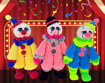 Payaso de circo de peluche grande, hecho a mano y tejido a crochet: muñeco amigurumi colorido, un divertido juguete de carnaval.