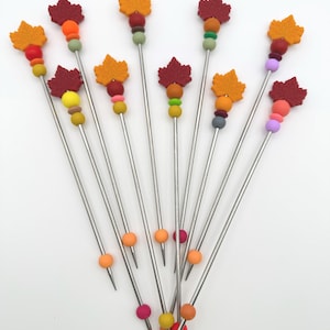 Ahornblatt Amigurumi Nähstäbchen: Gehäkelte Plüsch-Stricknadel