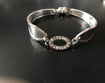 Pulseira feminina de prata banhada a prata vintage criada a partir de talheres antigos/colheres tamanho 7
