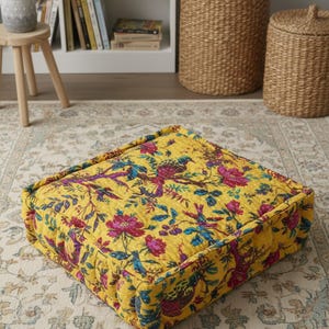 Poduszka podłogowa w stylu vintage Kantha Patchwork – pikowana poduszka na siedzisko w stylu boho, poduszka na ławkę okienną z ptakiem, ręcznie robiony puf z bawełny z recyklingu, francuski dom w stylu wiejskim