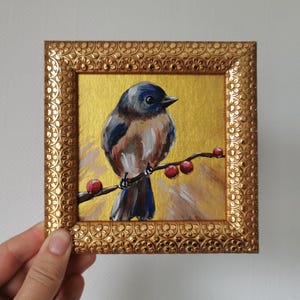 Pintura acrílica de pájaro enmarcada, arte de pared, pequeña obra de arte original con marco dorado, pájaro azul, decoración del hogar, regalo