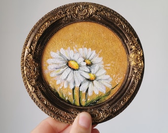 Hand-Painted Daisy Art in Resin Frame: Vintage Floral Wall Decor