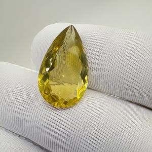 Lemon Quartz Gemstone: Pear Shape Faceted Healing Crystal (19x11mm, 7.40 Carats)