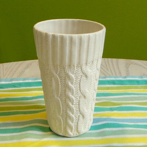 Cable knit ceramic tall cup - Ivory Glazed edge