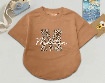 Pelele de bebé con letras de leopardo personalizadas, body con nombre personalizado, conjunto hecho a mano.