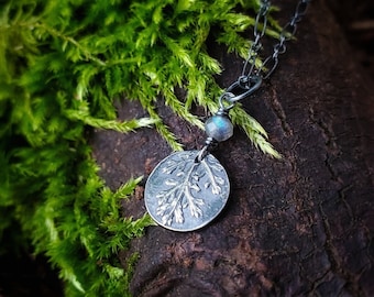 Achillea millefolium - Amuleto protector de milenrama - Colgante de hoja botánica auténtica de plata pura - Elige tu piedra - de Quintessential Arts