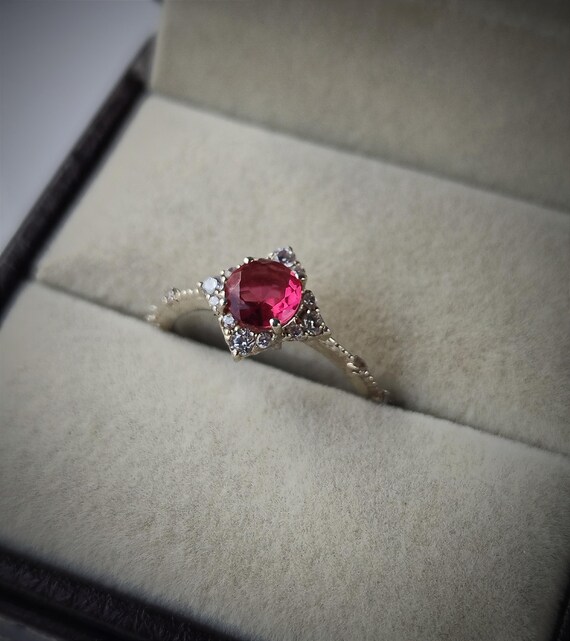 925スターリングシルバーレッドガーネットラウンドバンドリングサイズ7.00誕生石1月ファインジュエリーギフト用女性 天然レッドガーネットラウンドカットルースジェムストーンリング、925