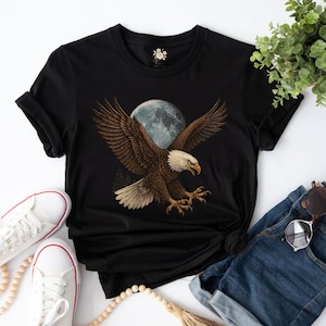 Majestic Eagle Vintage T-Shirt, American Eagle Graphic Tee, Nature Lover Gift, Wildlife Enthusiast Shirt, Full Moon Eagle Tee, Bald Eagle