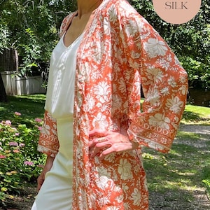 Luksusowy jedwabny szlafrok na specjalne okazje, otwarty kaftan dla kobiet w stylu boho chic, długi jedwabny szal w stylu indyjskim, długi szlafrok kimono na specjalne okazje