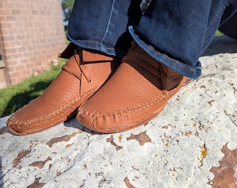Mocassins artesanais com sola de couro