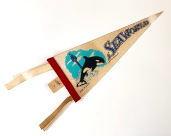 Vintage 1973 Hanco Sea World Felt Banner Pennant Wall Hanging Collectible Souvenir