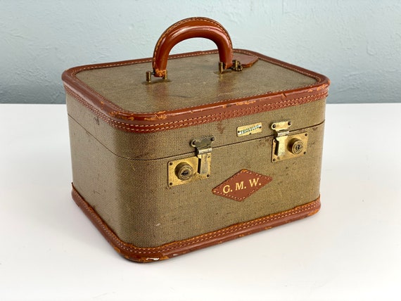 Vintage Tweed Train Case With Leather Trim and Handle and Initials -   Israel