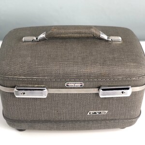 Vintage Train Case, American Tourister Gray Tweed Small Luggage, Vintage Travel image 6