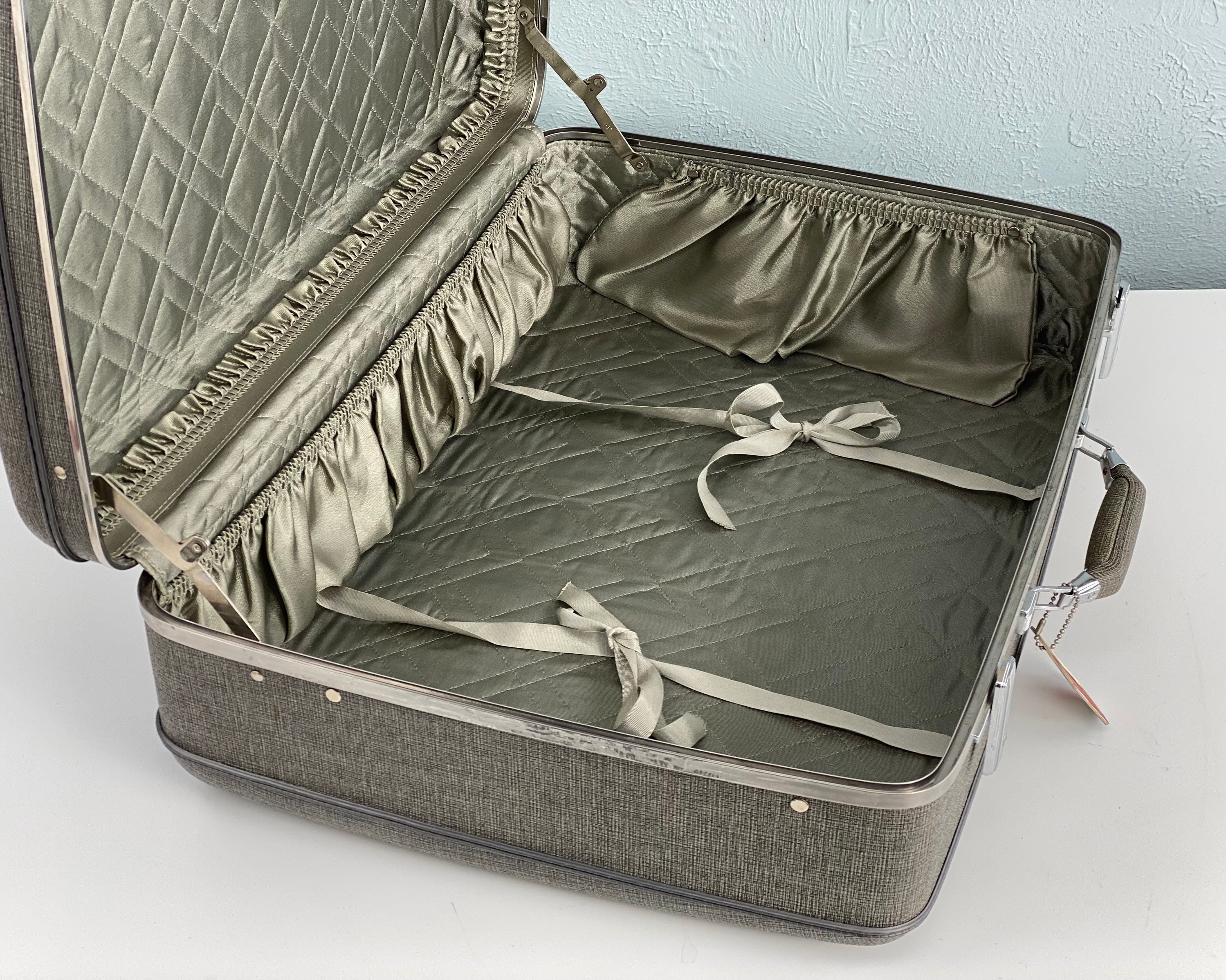 Vintage Large American Tourister Suitcase 27 Pullman Vintage