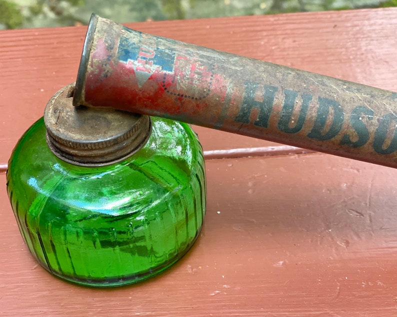 Vintage Hudson Nebu Lizor Bug Sprayer with Green Glass Tank, Movie Prop, Theater Prop image 6