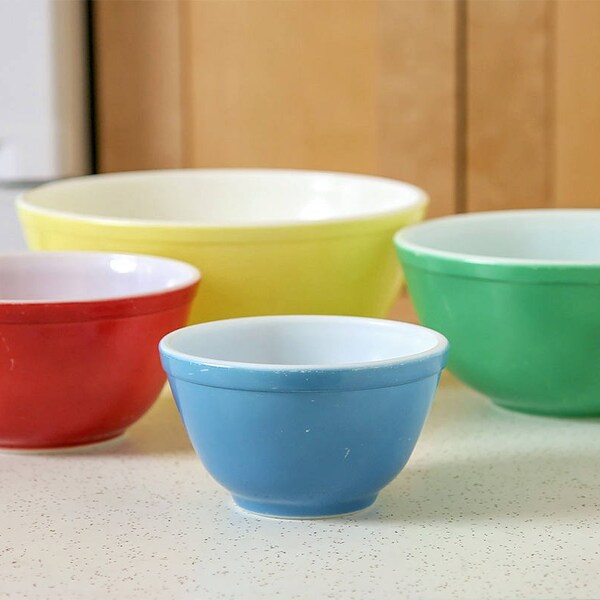 Pyrex Primary Color Mixing Bowls, Pyrex Nesting Bowls, Pyrex Mixing Bowls, Pyrex Bowls, Gift for Mom, French Kitchen, Farmhouse Kitchen