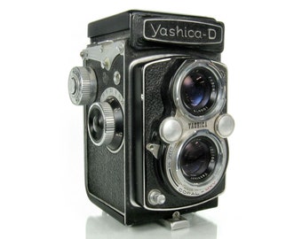 Vintage Camera Yashica / 1960s TLR Twin Lens Reflex 120 film / Made In Japan