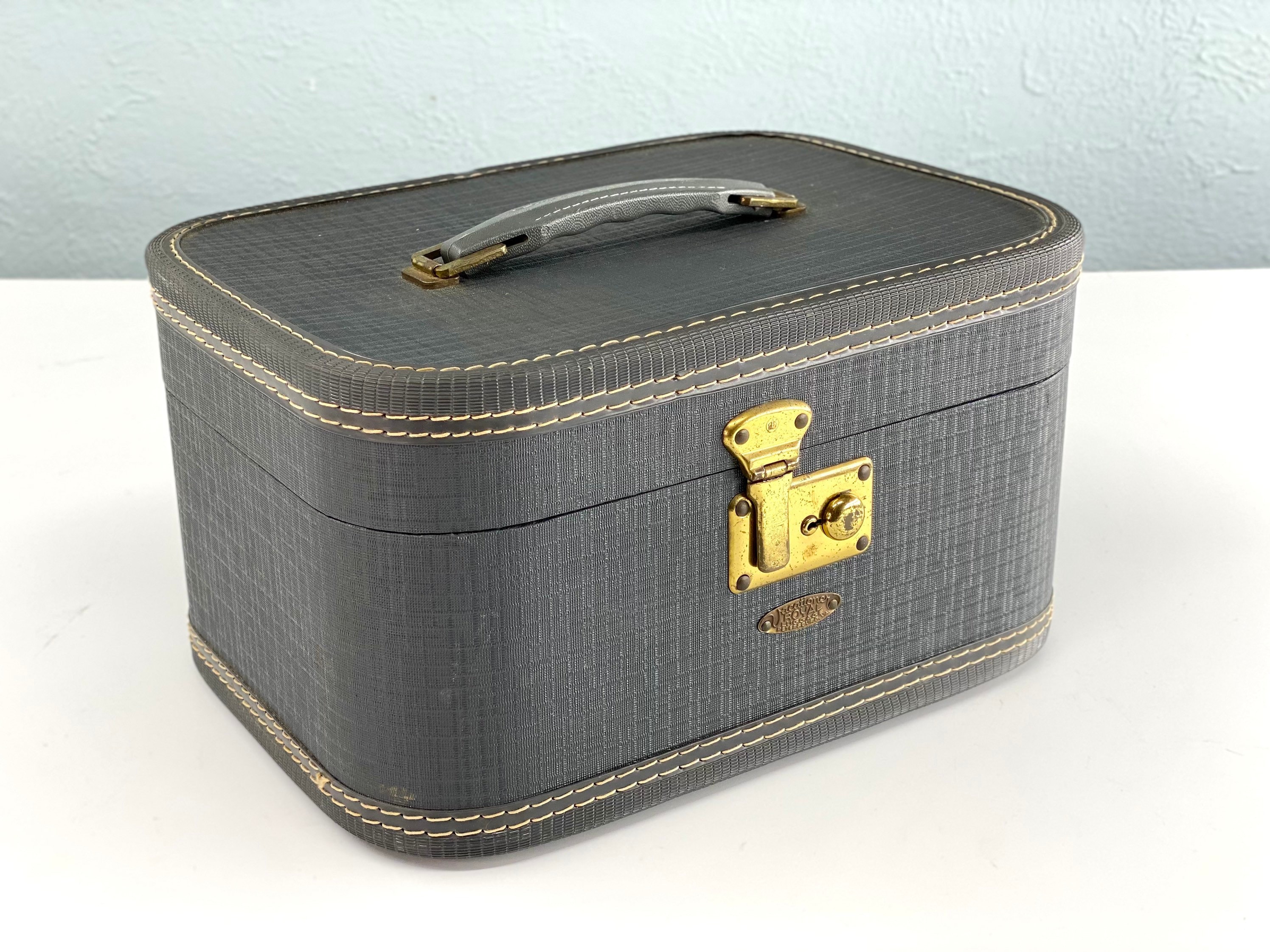 Estojo de trem azul vintage, bagagem vintage da Vactioner Royal Luggage, estojo de cosméticos, adereços de filme, Petersburgo VA