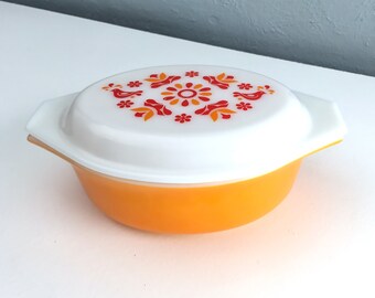 Vintage Pyrex Friendship Caserole Dish with Lid, Yellow, Red Pyrex Birds, Rare Pyrex Lidded Dish