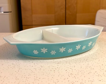 Turquoise Pyrex Snowflake Divided Casserole Dish, 1 1/2 Quart