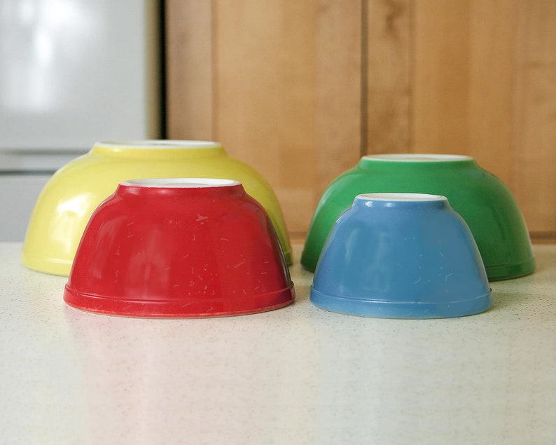 Vintage Pyrex Mixing Bowl Set FAIR Condition Farmhouse Kitchen Decor Pyrex NO NUMBERS Primary Color Mixing Bowls 1940s Kitchen