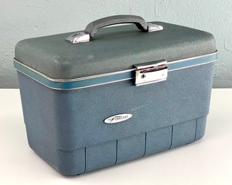 Vintage Forcast Blue Train Case with Key, Fair Condition (See Item Details)