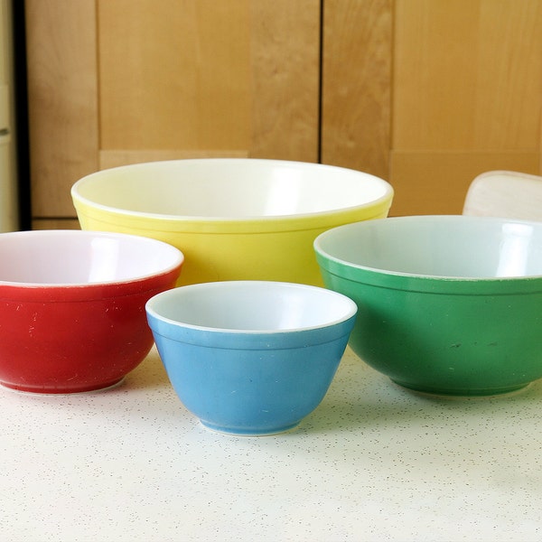 Pyrex Primary Colors Mixing Bowls, Pyrex Nesting Bowls, Pyrex Mixing Bowls, Pyrex Bowls, Gift for Mother, French Kitchen, Farmhouse Kitchen