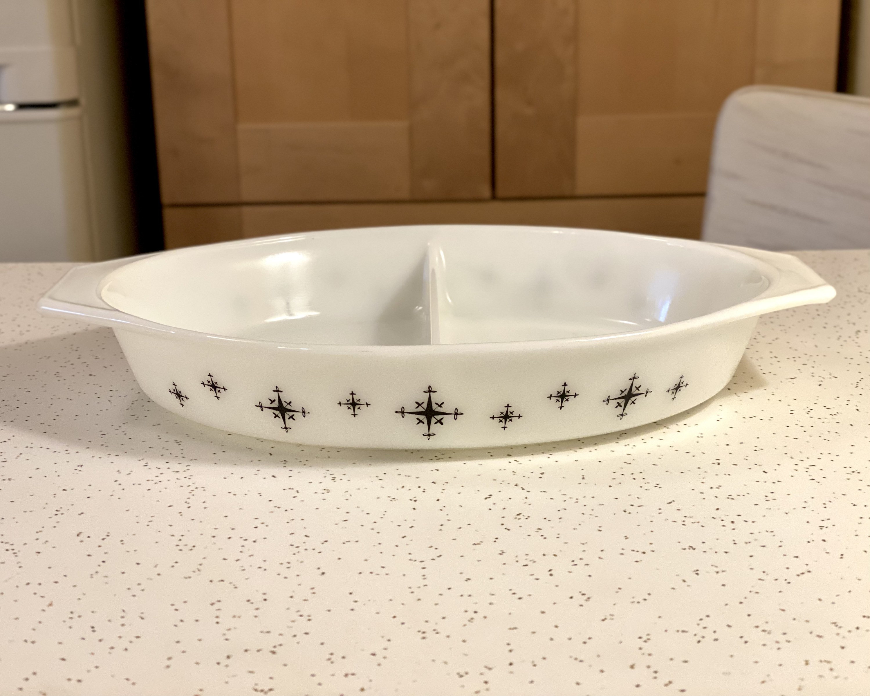 Pyrex MCM Black Star Atomic Compass Divided Casserole Dish With Lid. 1.5  Quart.