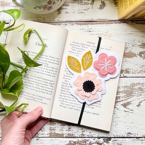 Elastic Flower Bookmark : For Booklover / Reader / Book Club / Bookworm / Teacher Appreciation Gift / Mother's Day / Bibliophile image 2